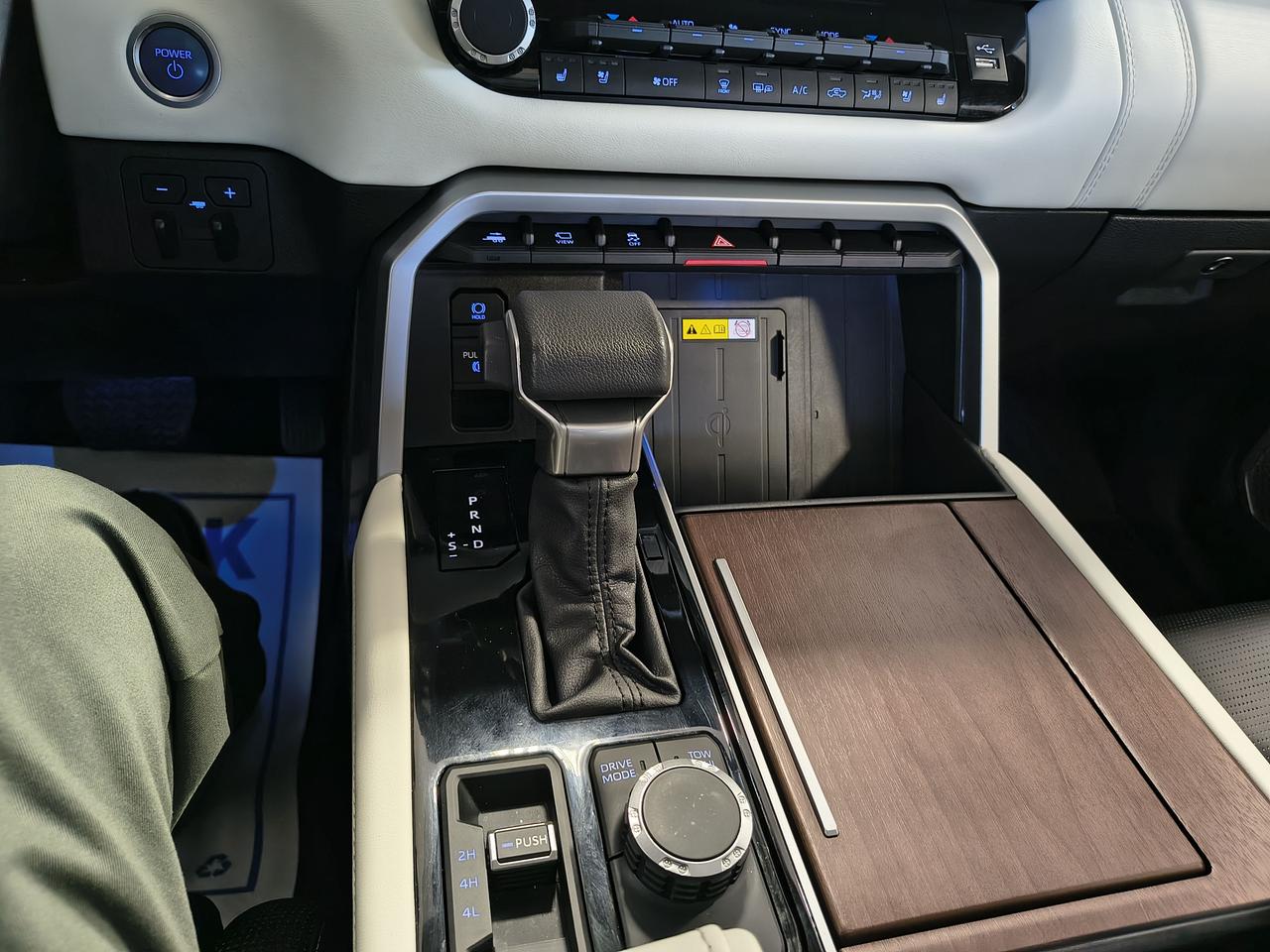 2023 Toyota Tundra Capstone Hybrid Photo0