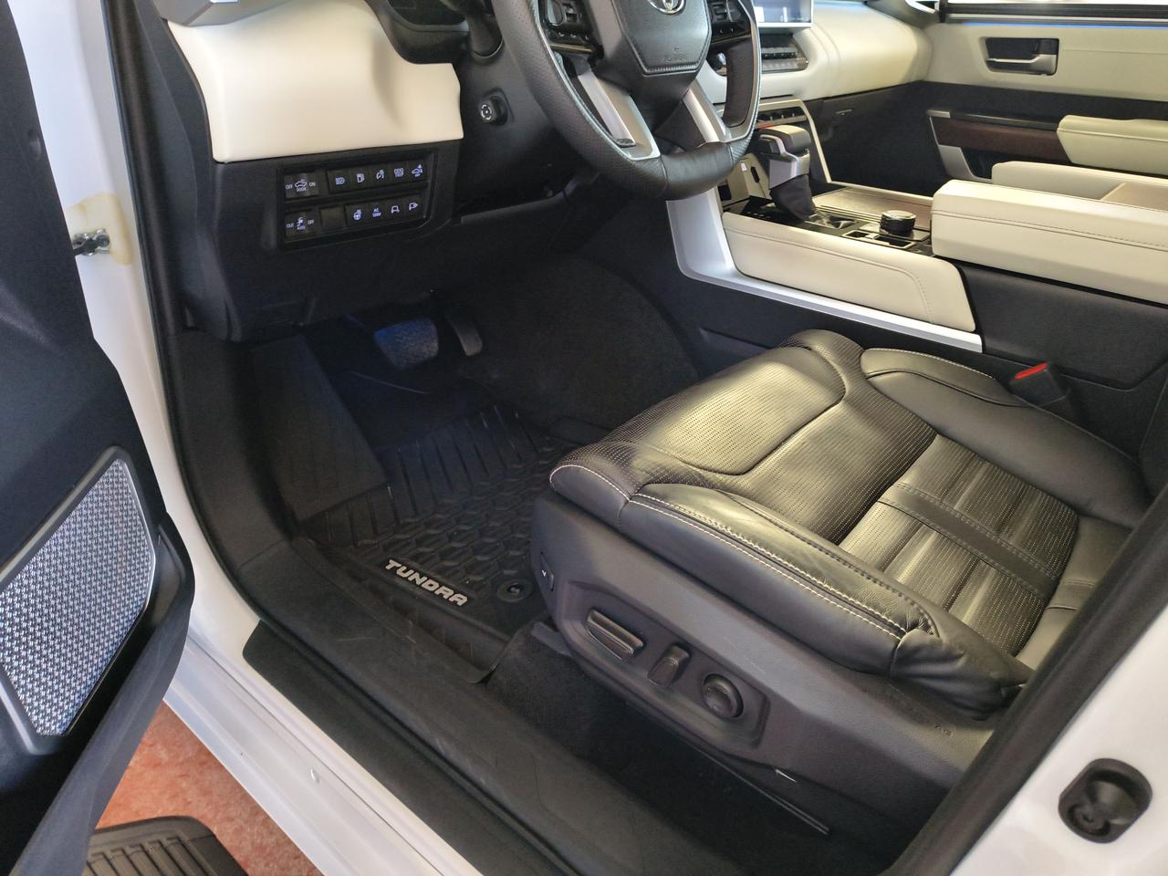 2023 Toyota Tundra Capstone Hybrid Photo0
