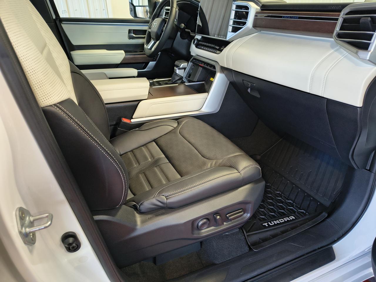 2023 Toyota Tundra Capstone Hybrid Photo0