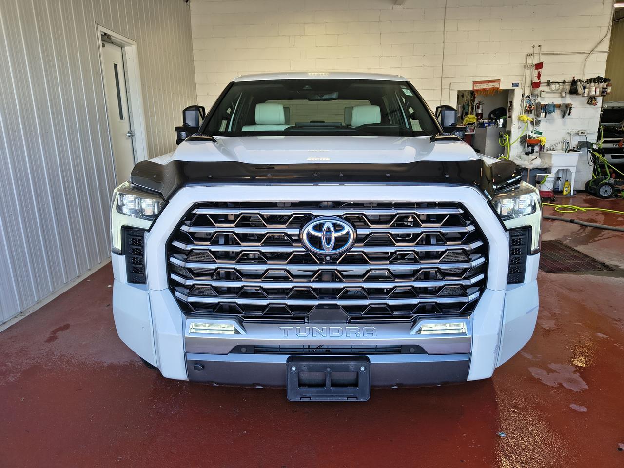 2023 Toyota Tundra Capstone Hybrid Photo0