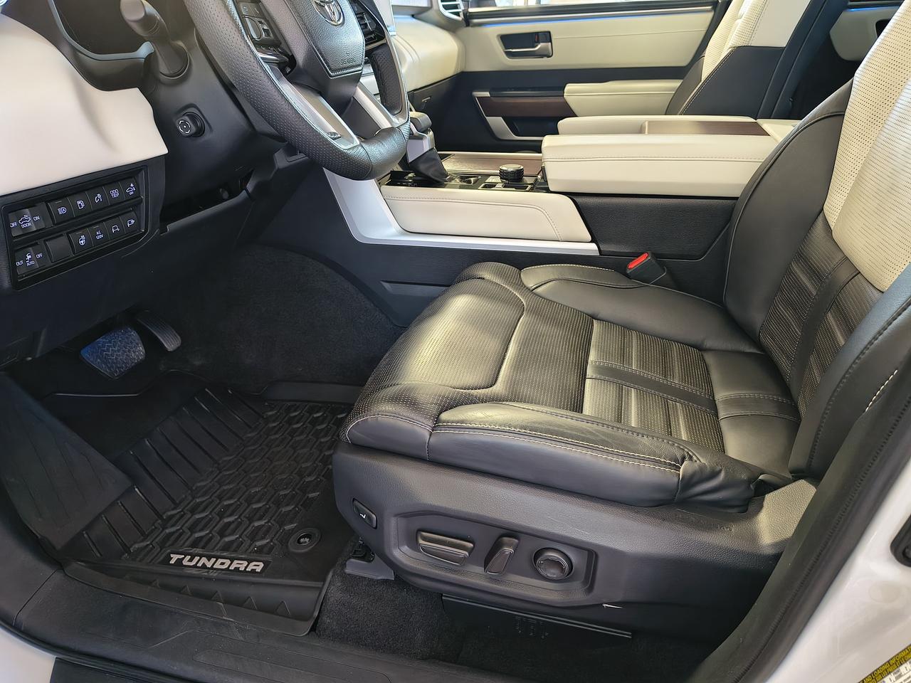 2023 Toyota Tundra Capstone Hybrid Photo0