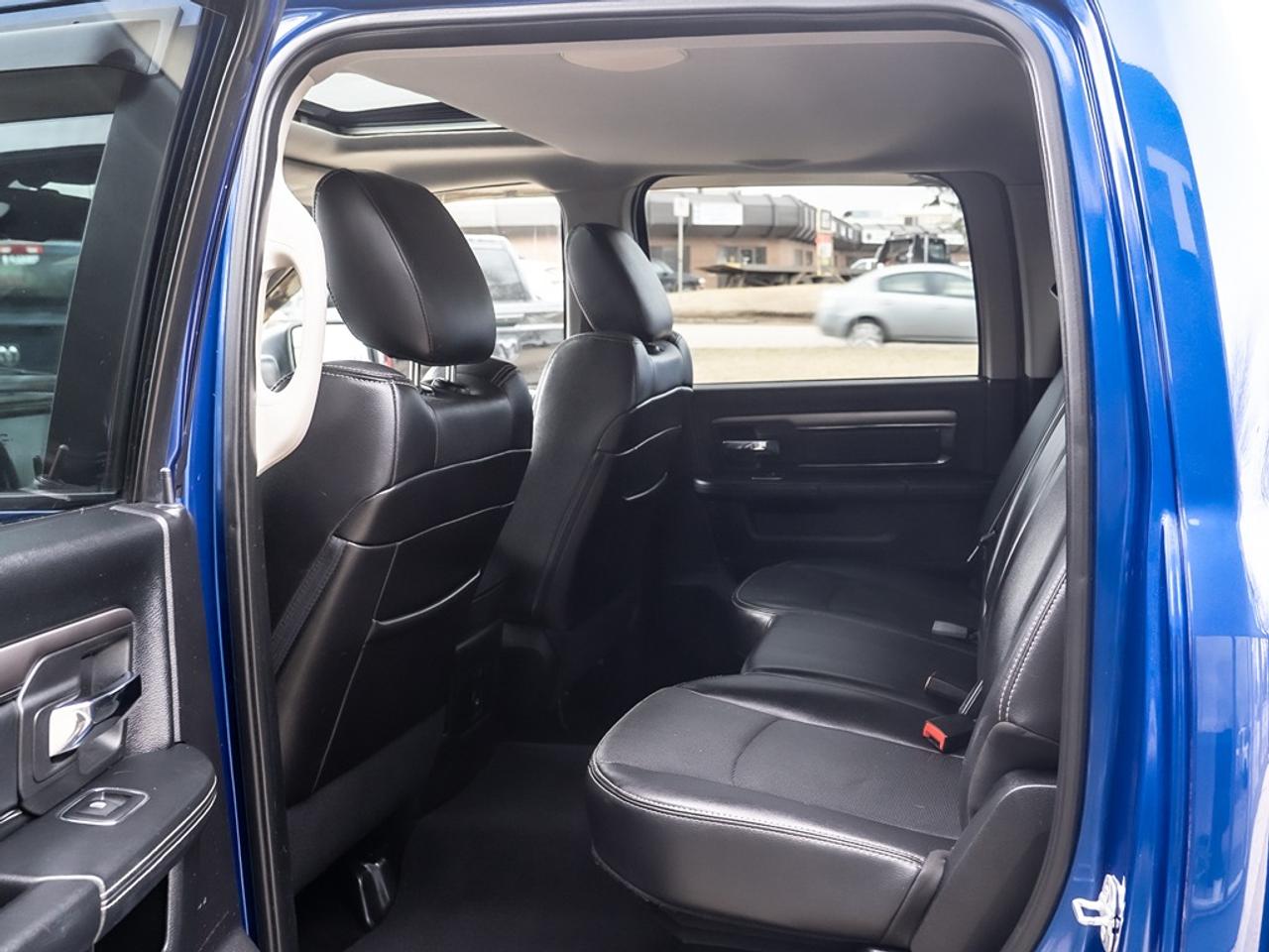 2016 RAM 1500 SPORT Photo18