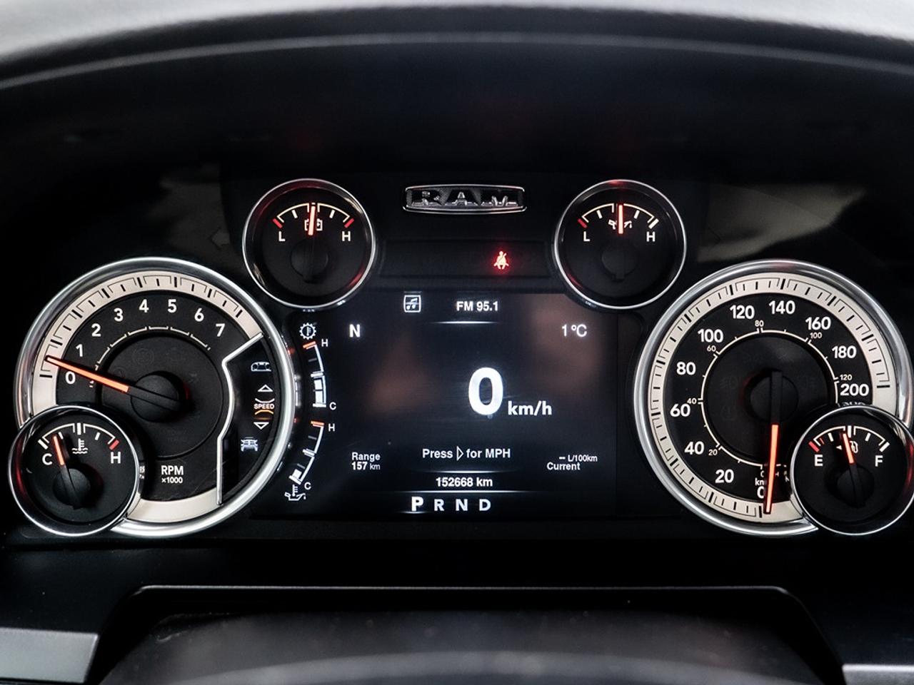 2016 RAM 1500 SPORT Photo17