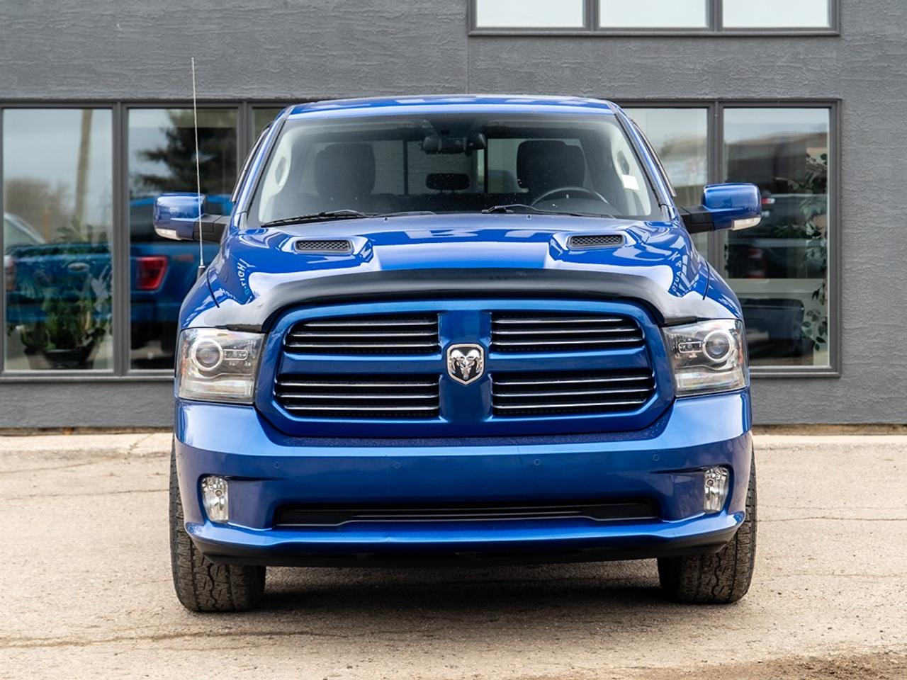 2016 RAM 1500 SPORT Photo2