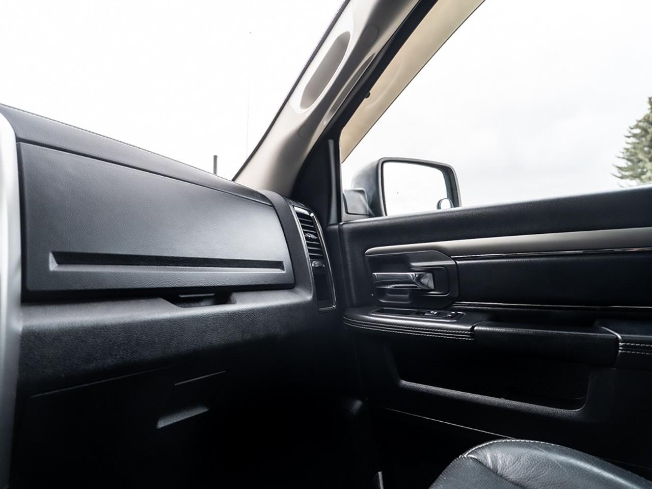 2016 RAM 1500 SPORT Photo15