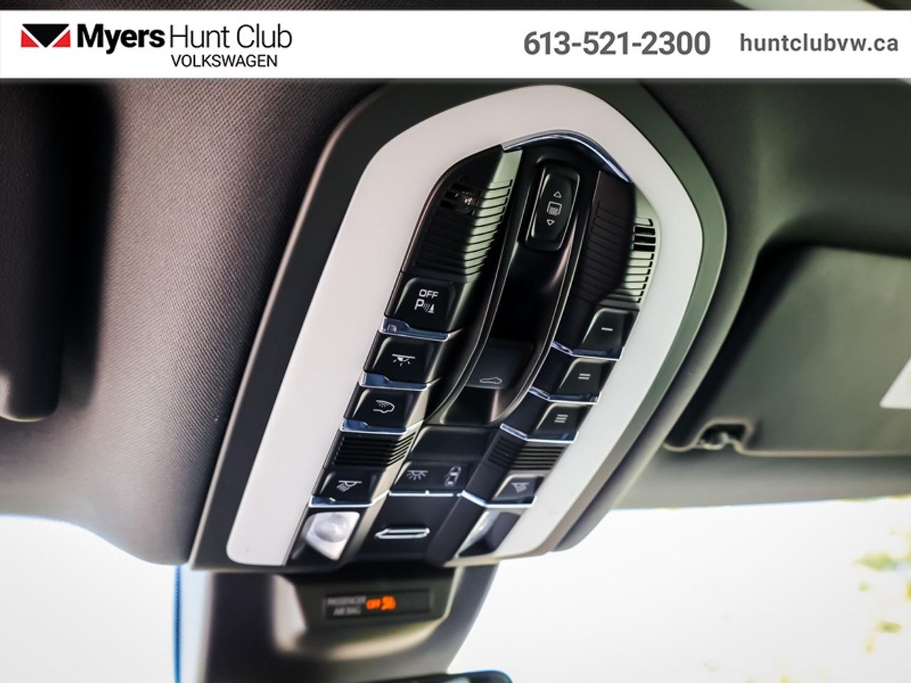 2021 Porsche Macan GTS AWD  - Leather Seats Photo