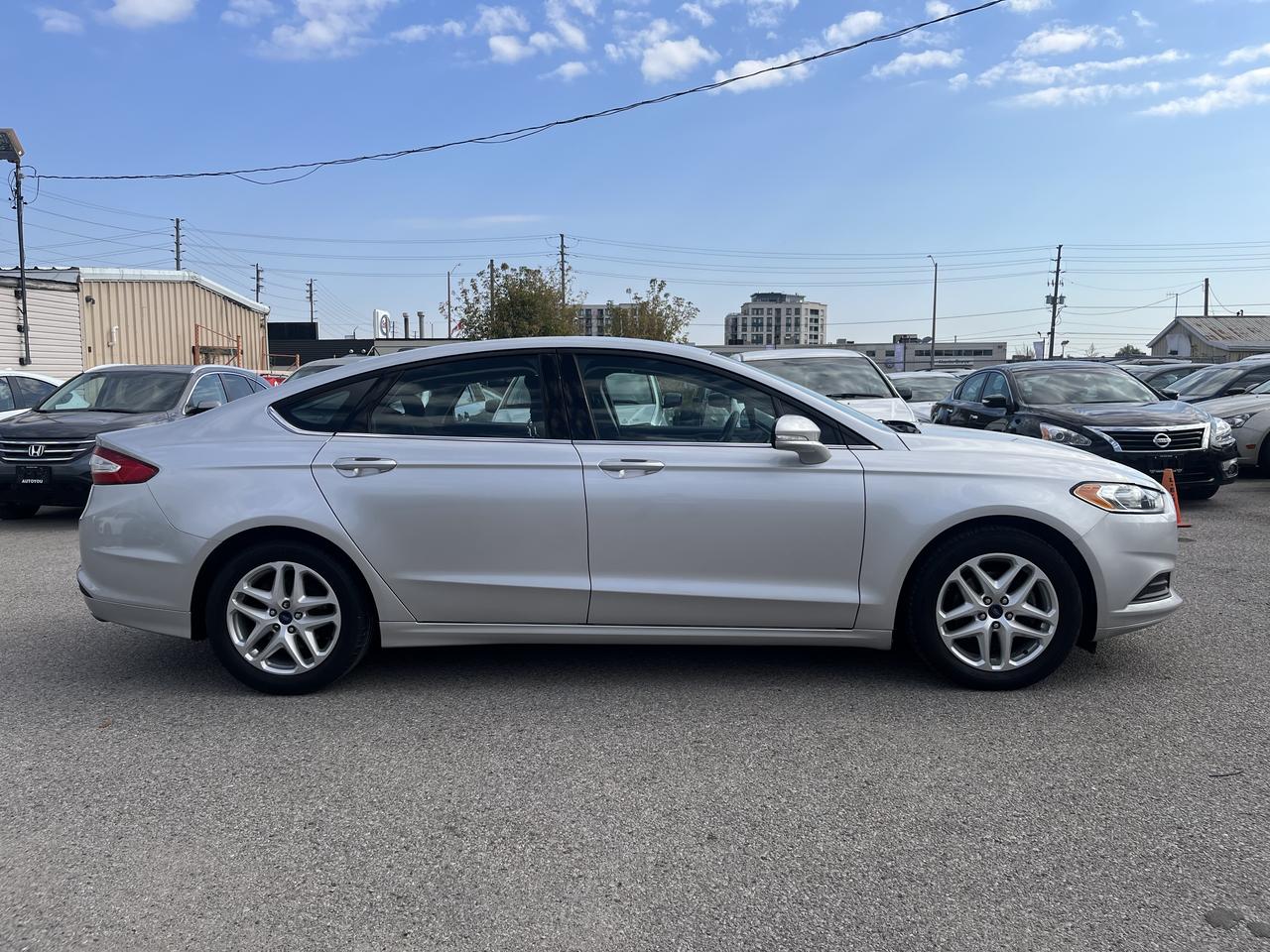 2014 Ford Fusion SE Photo