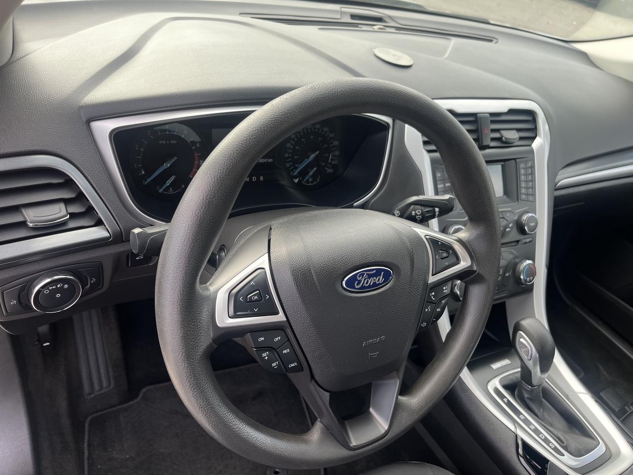 2014 Ford Fusion SE Photo