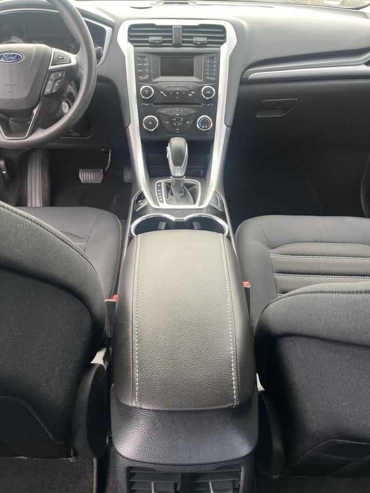 2014 Ford Fusion SE Photo