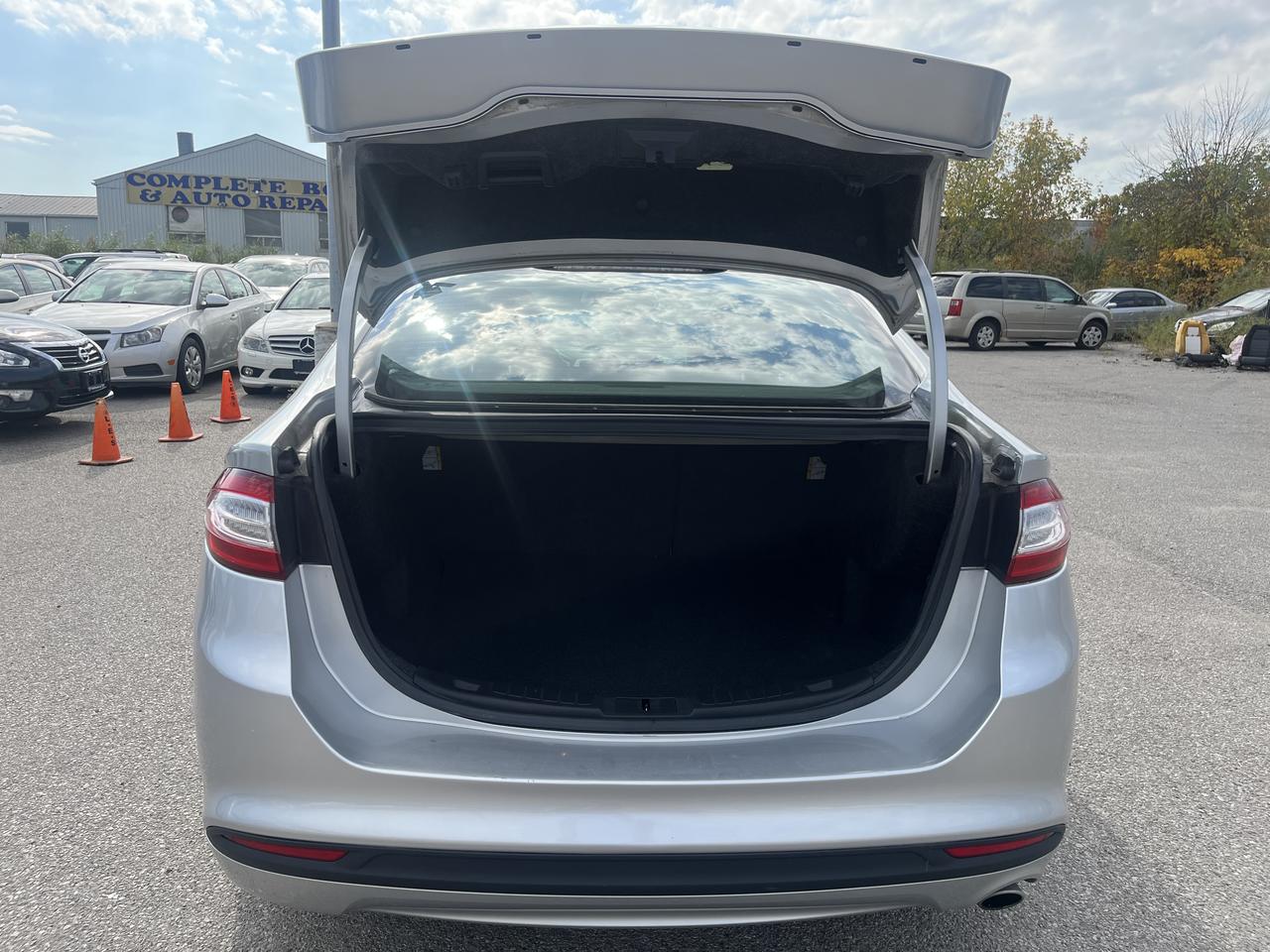 2014 Ford Fusion SE Photo
