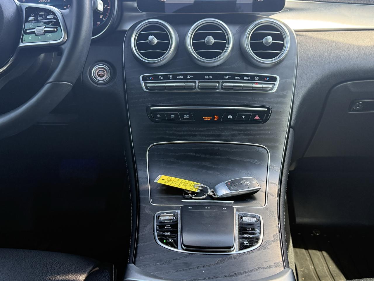 2021 Mercedes-Benz GLC-Class GLC 300 Photo