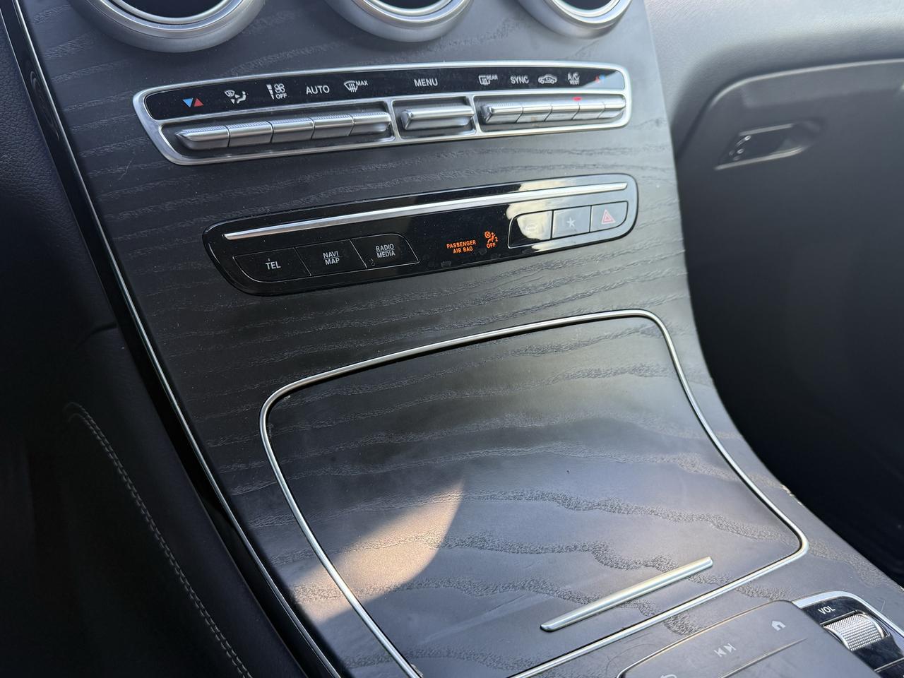 2021 Mercedes-Benz GLC-Class GLC 300 Photo