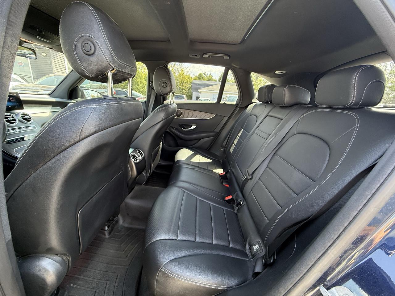 2021 Mercedes-Benz GLC-Class GLC 300 Photo