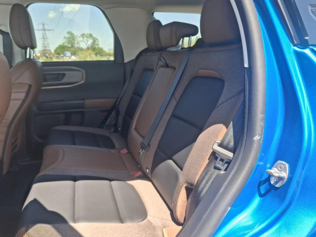 2025 Ford Bronco Sport Outer Banks AWD | Heated Seats | Remote Start | Power Seat | Carplay + Android Auto | and More ! Photo