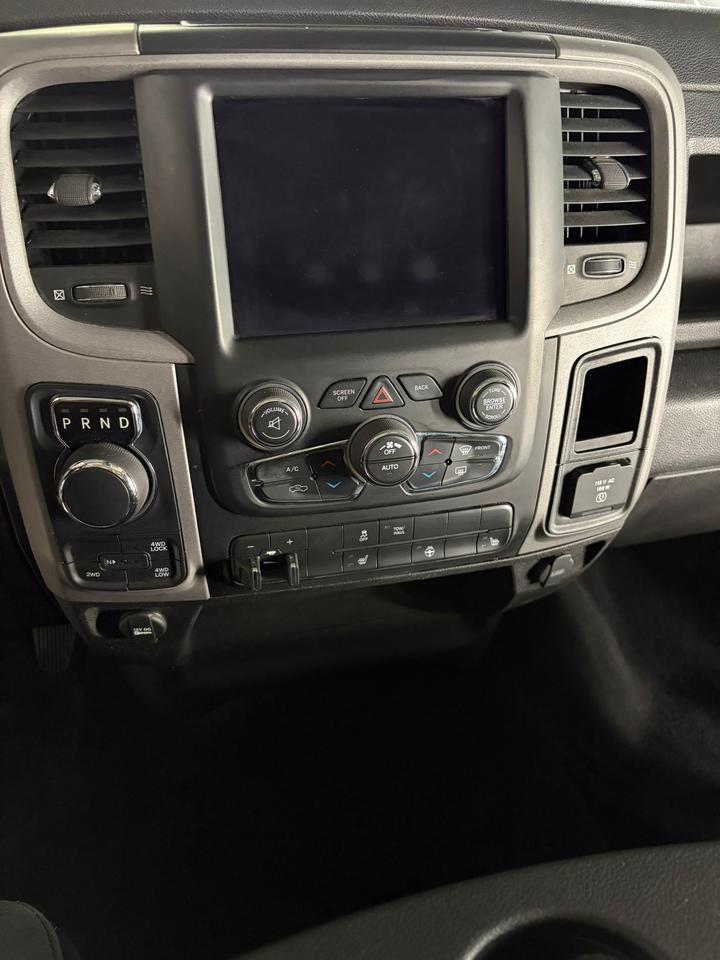 2021 RAM 1500 Classic EXPRESS Photo