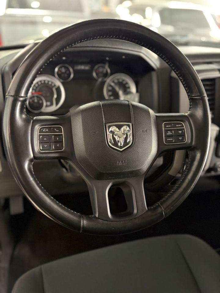 2021 RAM 1500 Classic EXPRESS Photo