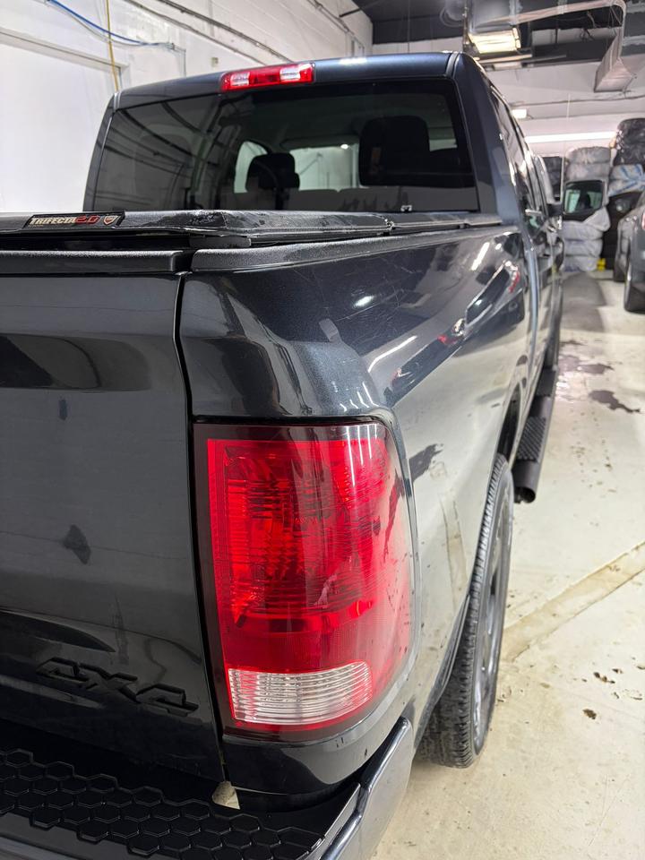 2021 RAM 1500 Classic EXPRESS Photo