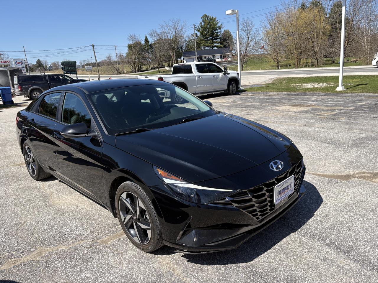 2023 Hyundai Elantra Luxury HYBRID Photo3