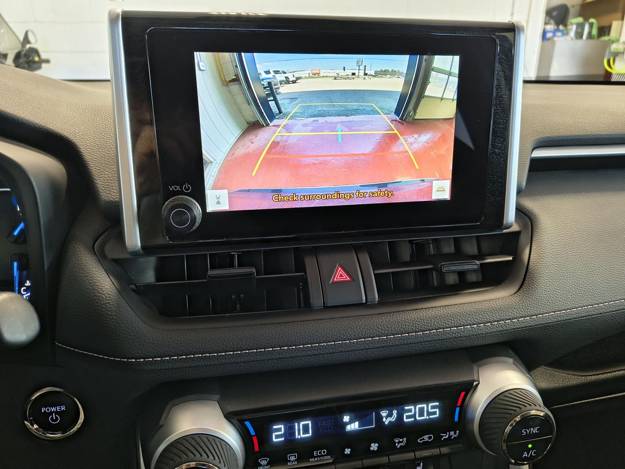 2023 Toyota RAV4 Hybrid XLE Photo