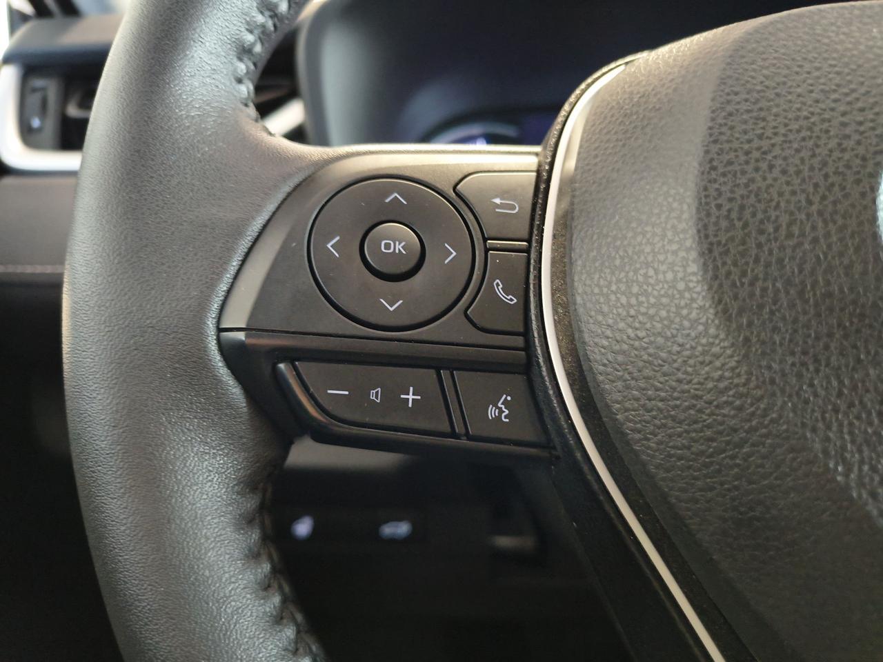 2023 Toyota RAV4 Hybrid XLE Photo