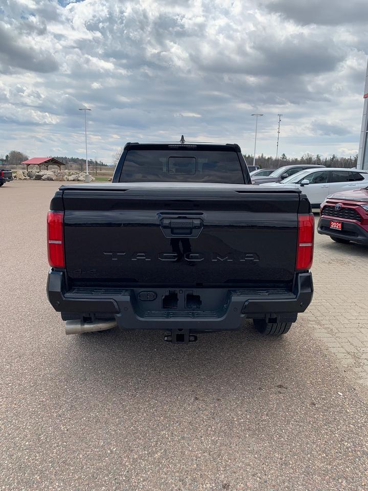 2025 Toyota Tacoma TRD Sport + Photo4