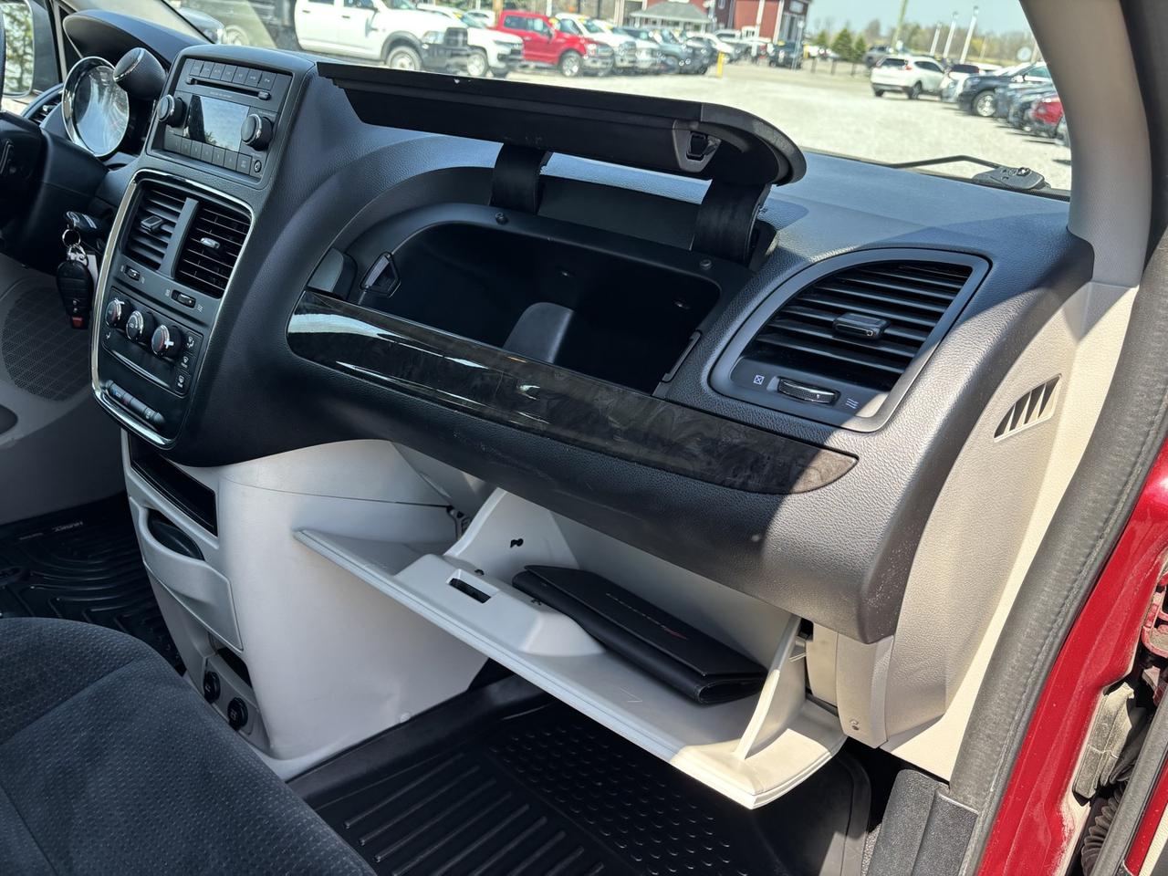 2016 Dodge Grand Caravan CANADA VALUE PACKAGE Photo