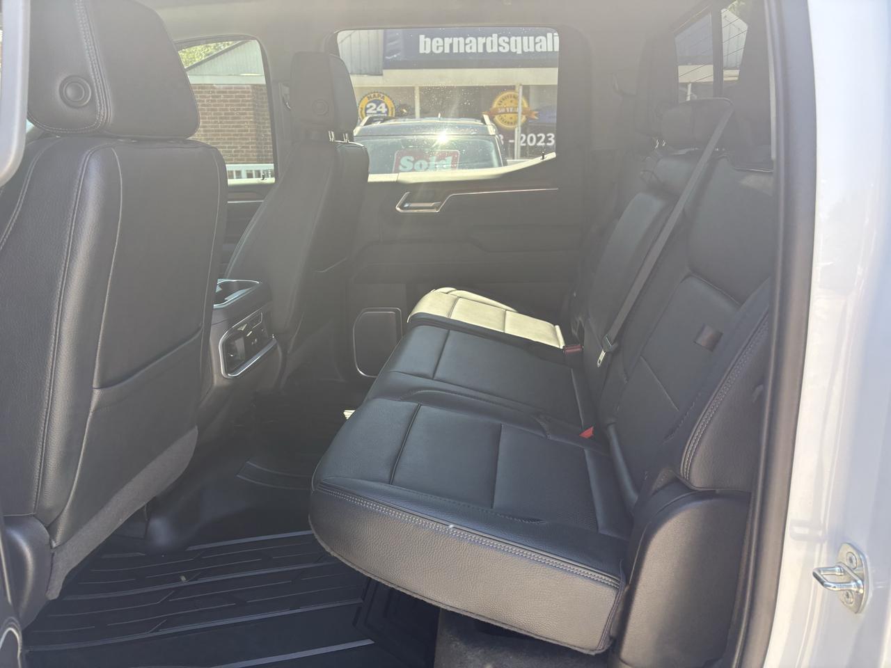 2023 GMC Sierra 1500 4WD Crew Cab 157" Denali Photo