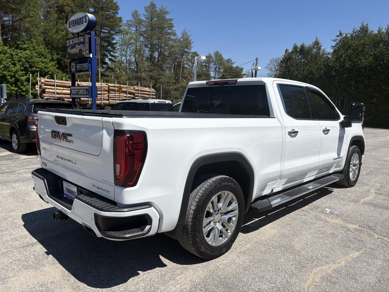 2023 GMC Sierra 1500 4WD Crew Cab 157" Denali Photo4