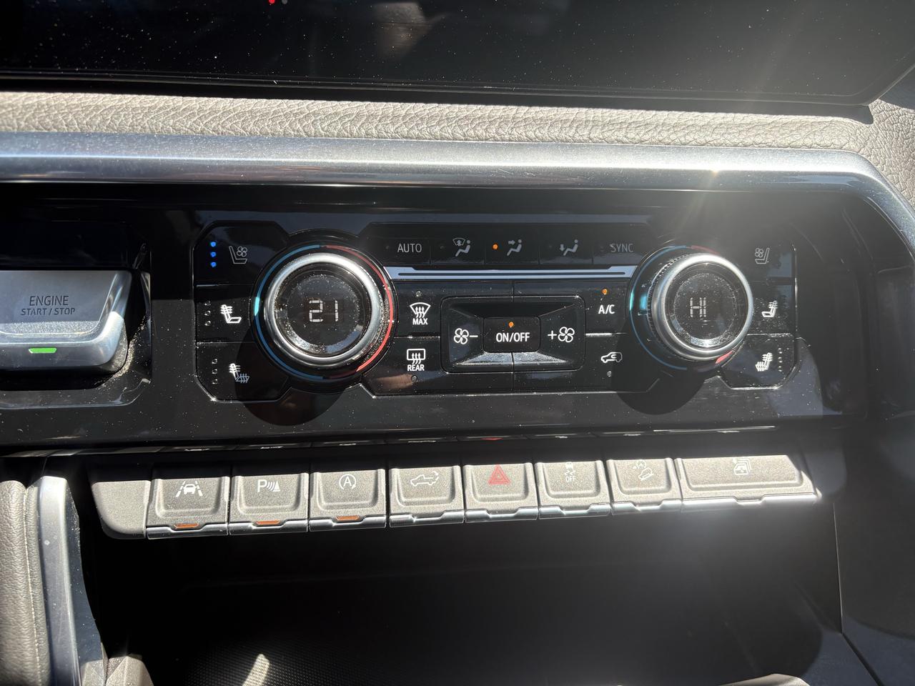 2023 GMC Sierra 1500 4WD Crew Cab 157" Denali Photo