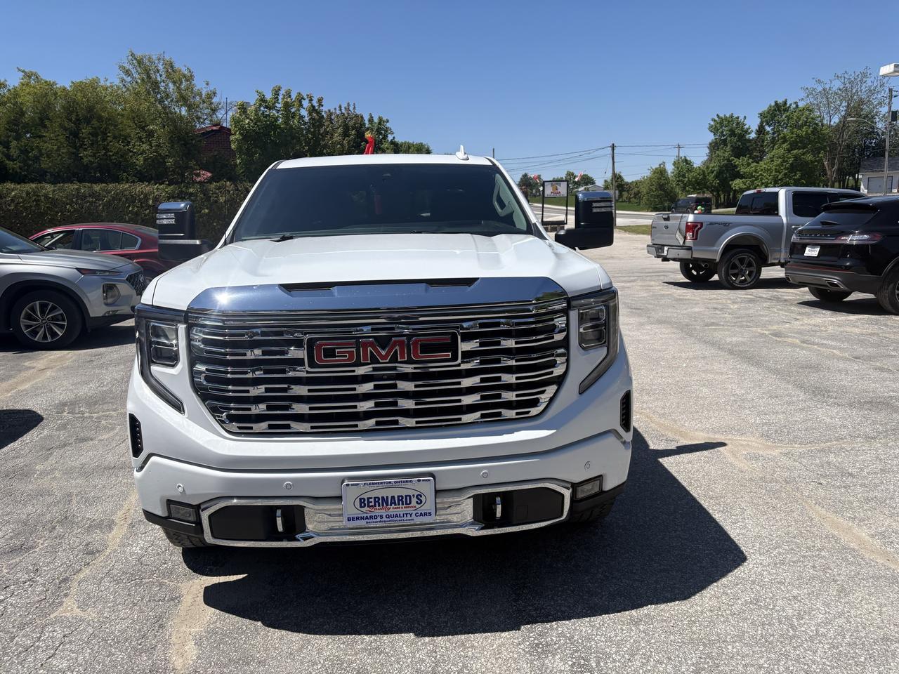 2023 GMC Sierra 1500 4WD Crew Cab 157" Denali Photo2