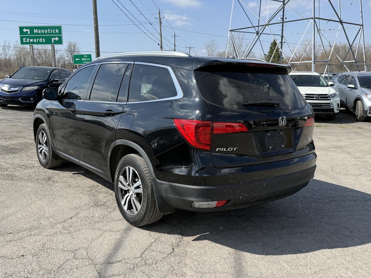 2018 Honda Pilot EX-L NAVI Photo2
