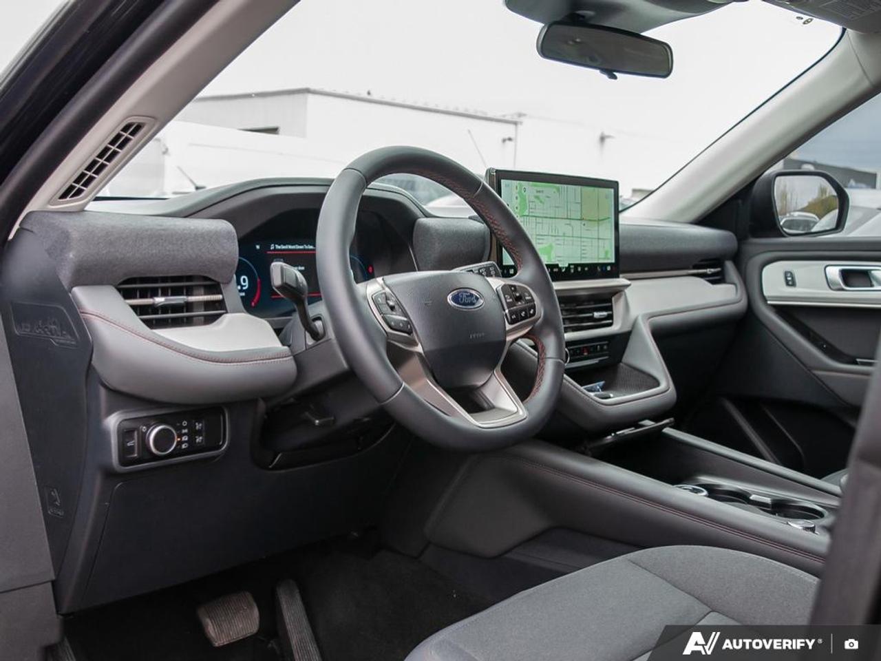 2025 Ford Explorer Active Photo
