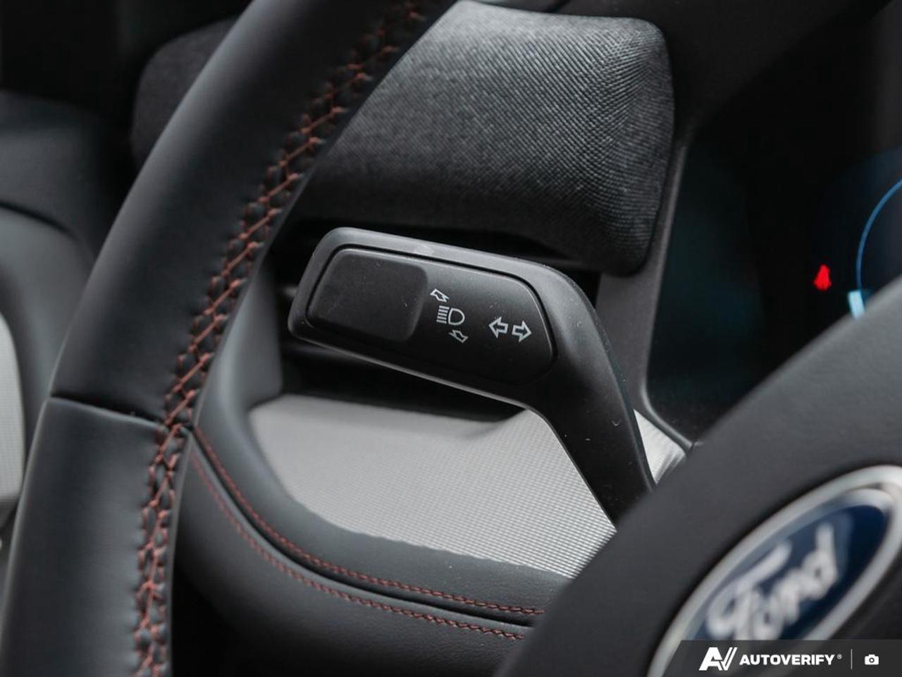 2025 Ford Explorer Active Photo