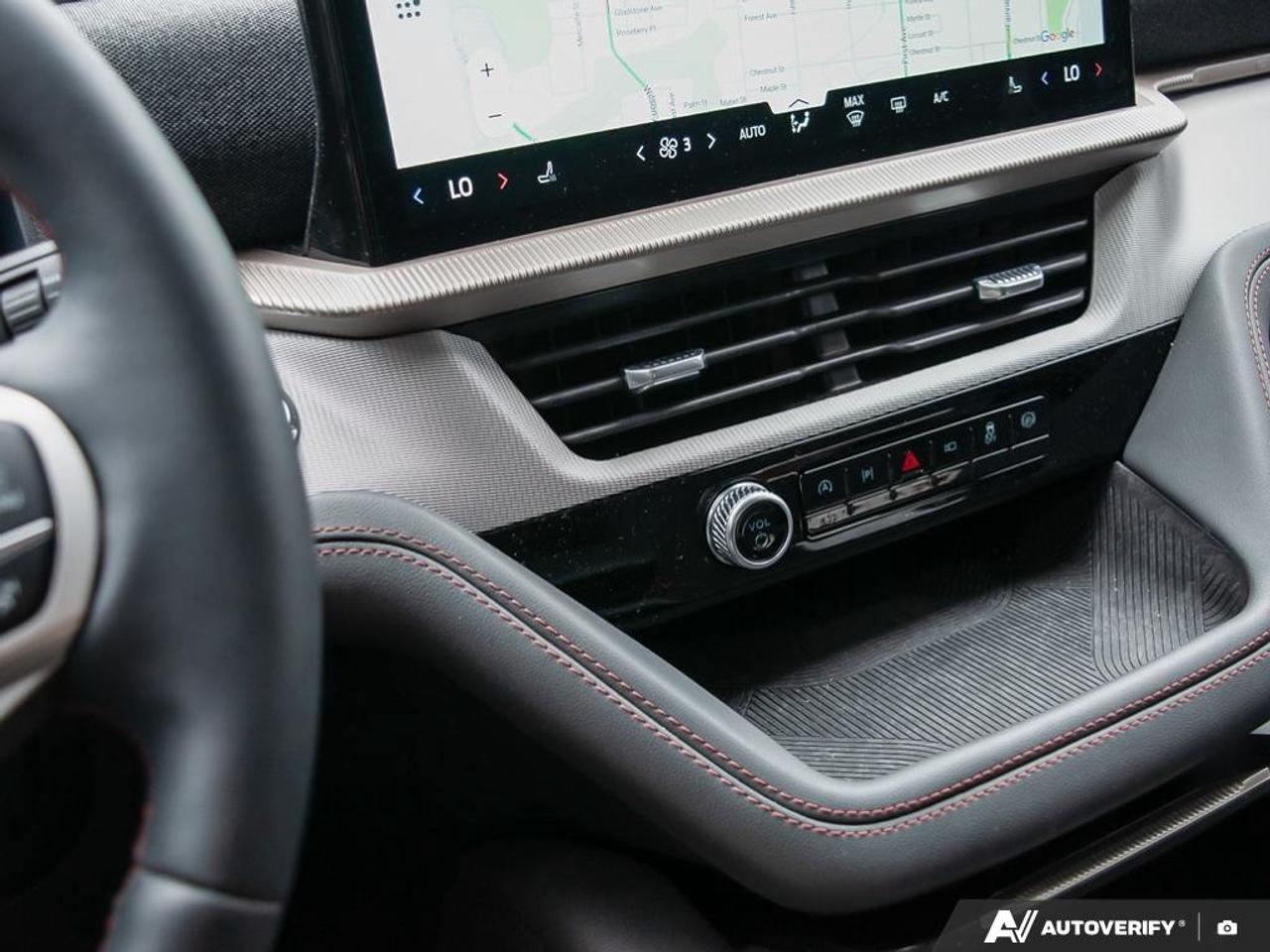 2025 Ford Explorer Active Photo