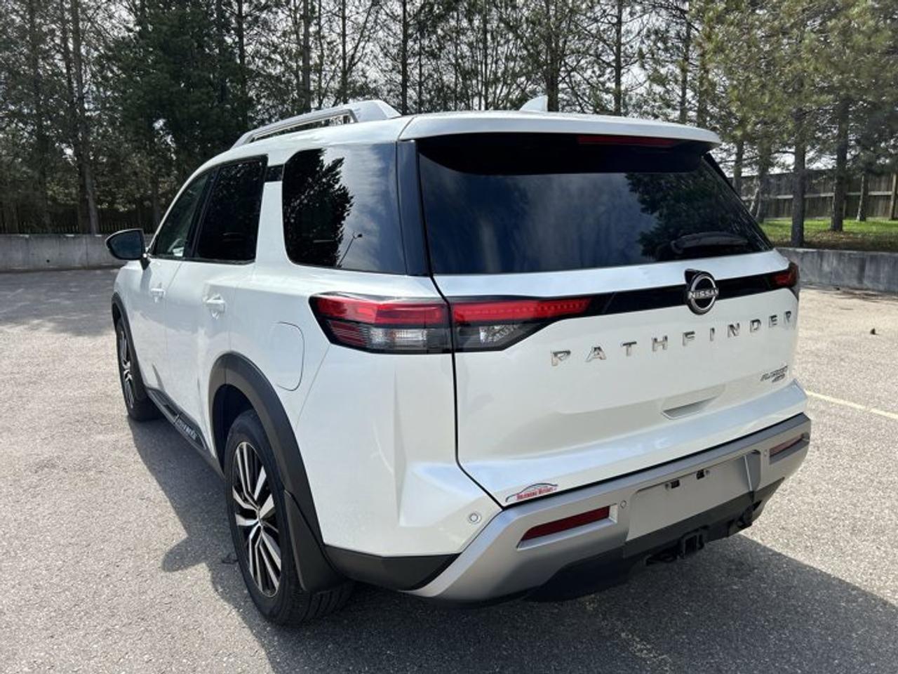 2024 Nissan Pathfinder Platinum 4WD | No Accidents | Ventilated Front Seats Photo