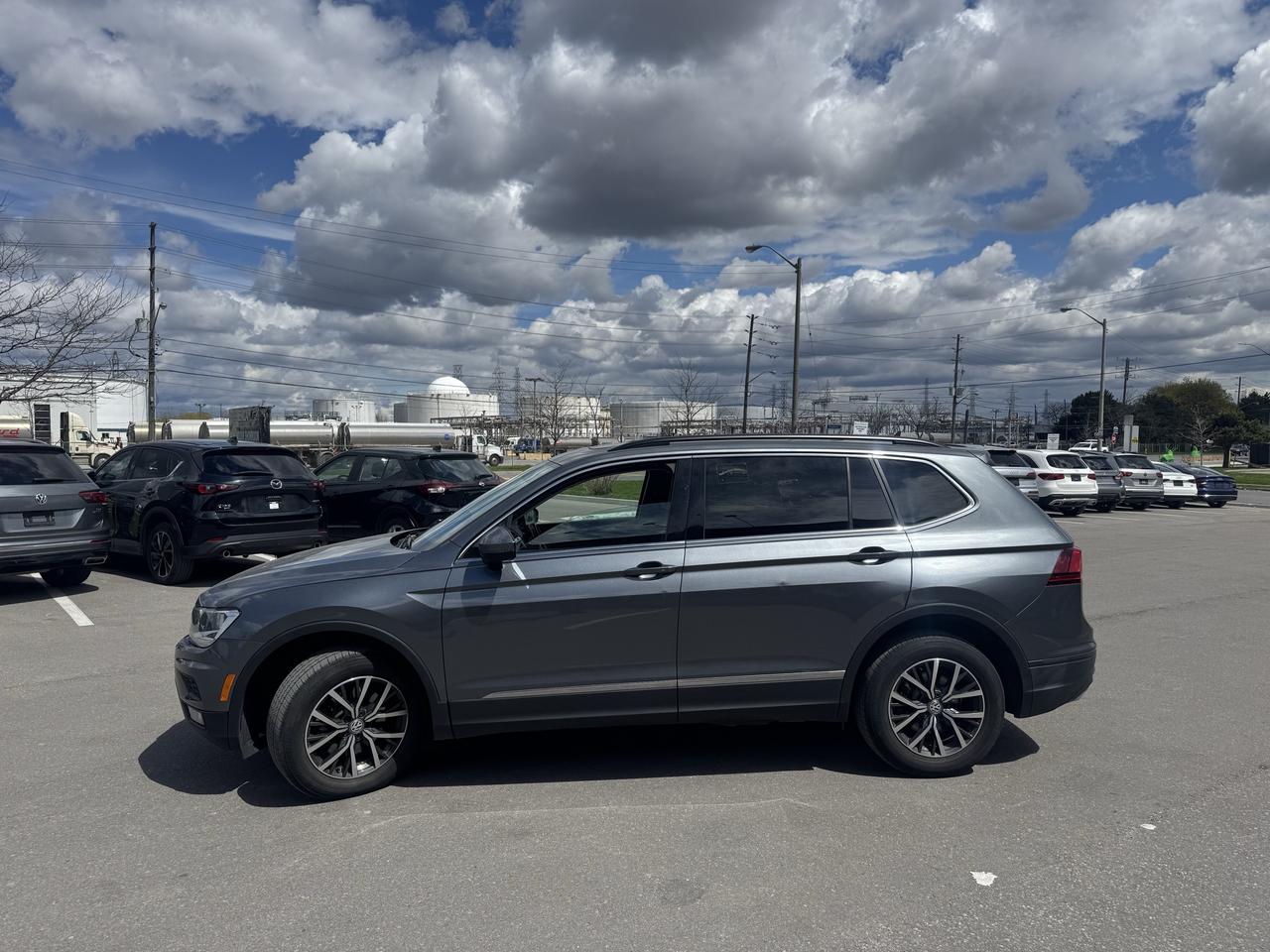 2018 Volkswagen Tiguan COMFORTLINE AWD LEATHER PAN/ROOF B/SPOT CAMERA Photo3
