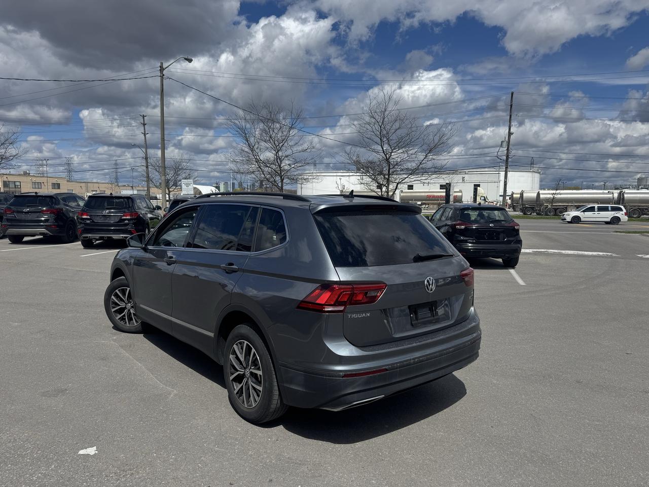 2018 Volkswagen Tiguan COMFORTLINE AWD LEATHER PAN/ROOF B/SPOT CAMERA Photo4