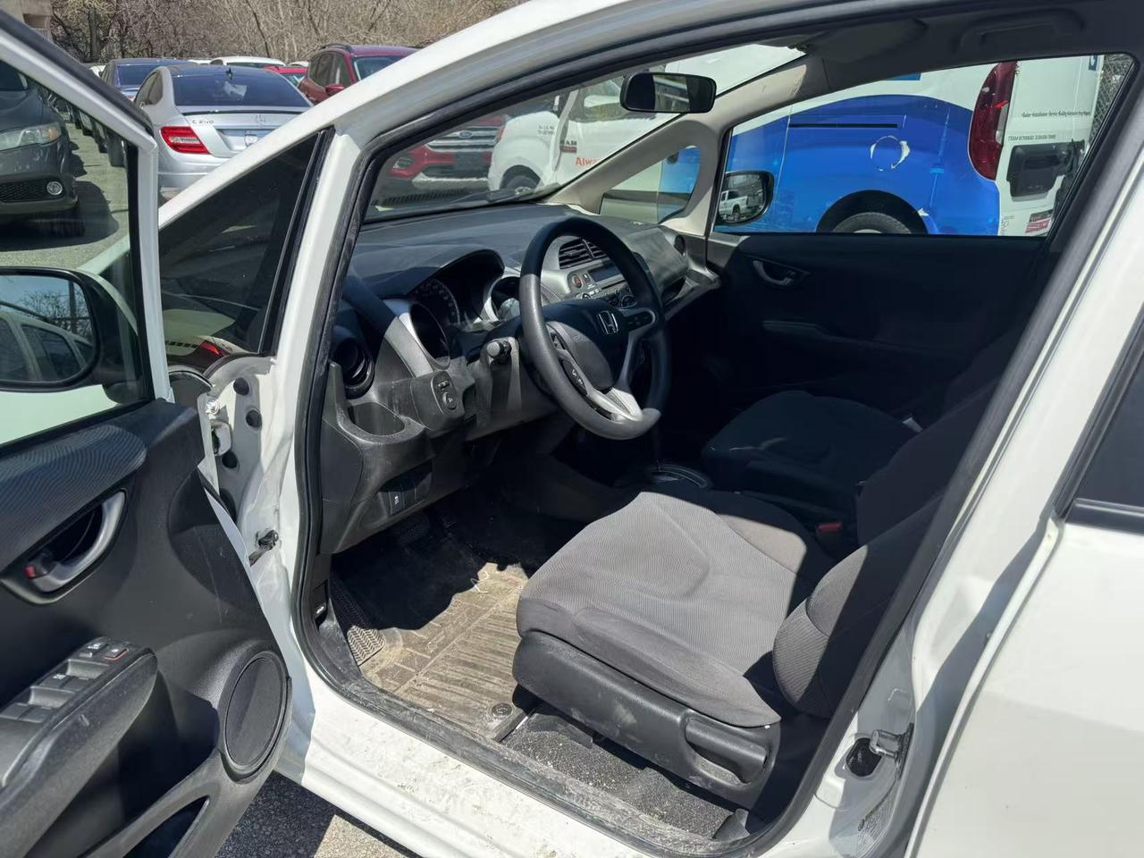 2013 Honda Fit 5dr HB Auto LX Photo