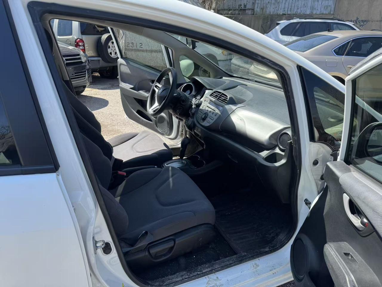 2013 Honda Fit 5dr HB Auto LX Photo