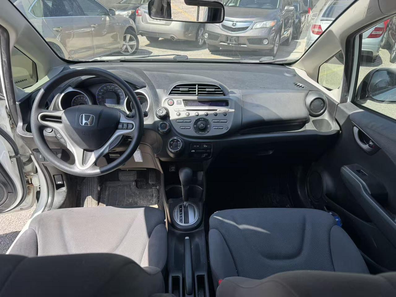 2013 Honda Fit 5dr HB Auto LX Photo