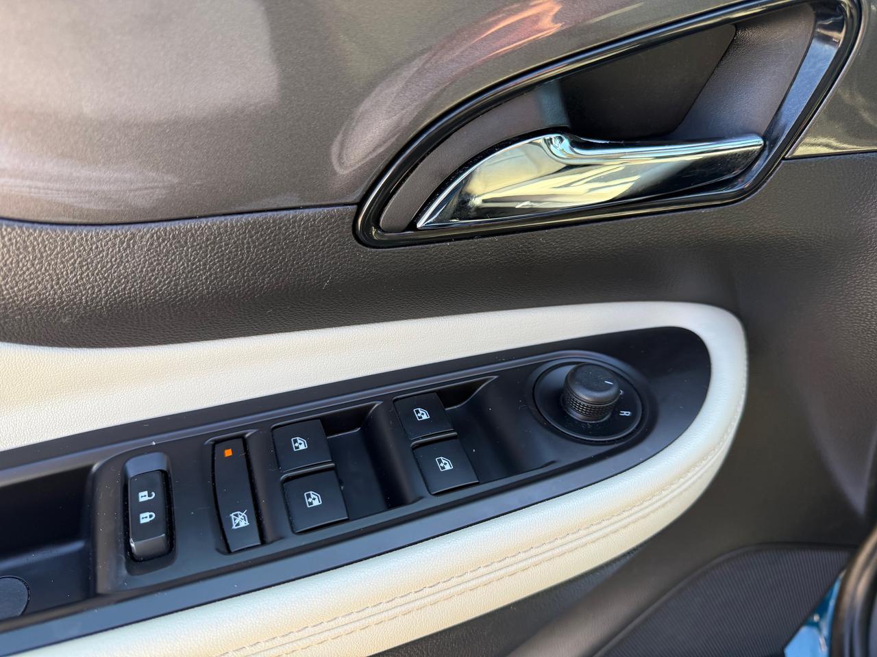 2019 Buick Encore Essence AWD Htd Lthr Sunroof Nav Wifi Rm Strt Cam Photo