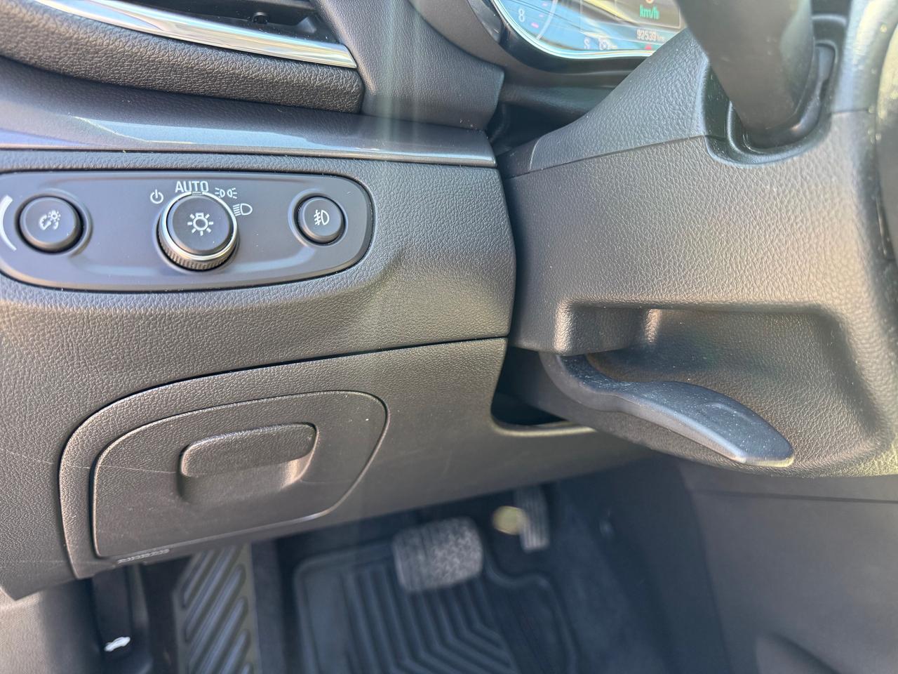 2019 Buick Encore Essence AWD Htd Lthr Sunroof Nav Wifi Rm Strt Cam Photo