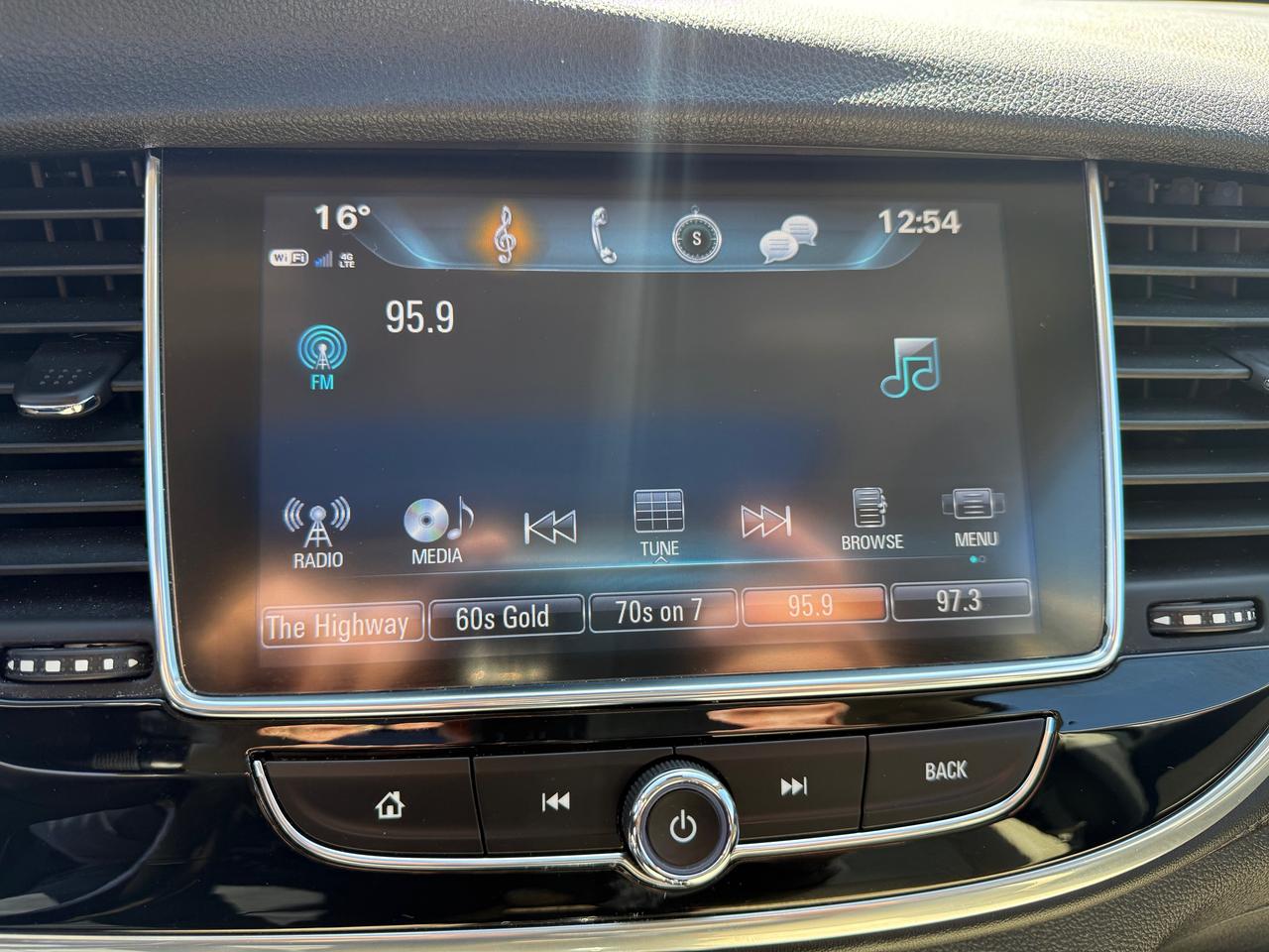 2019 Buick Encore Essence AWD Htd Lthr Sunroof Nav Wifi Rm Strt Cam Photo