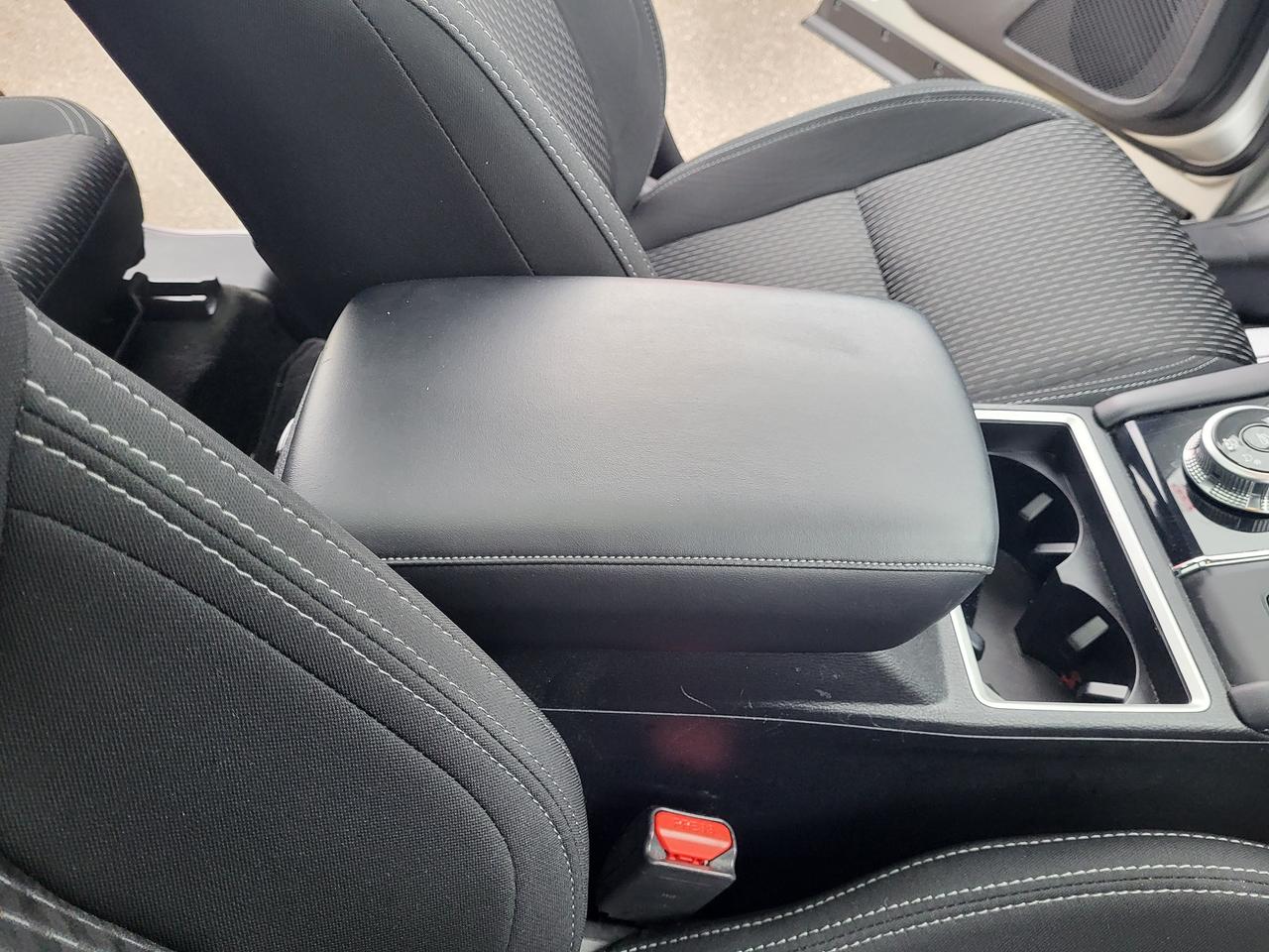 2024 Mitsubishi Outlander SE Photo