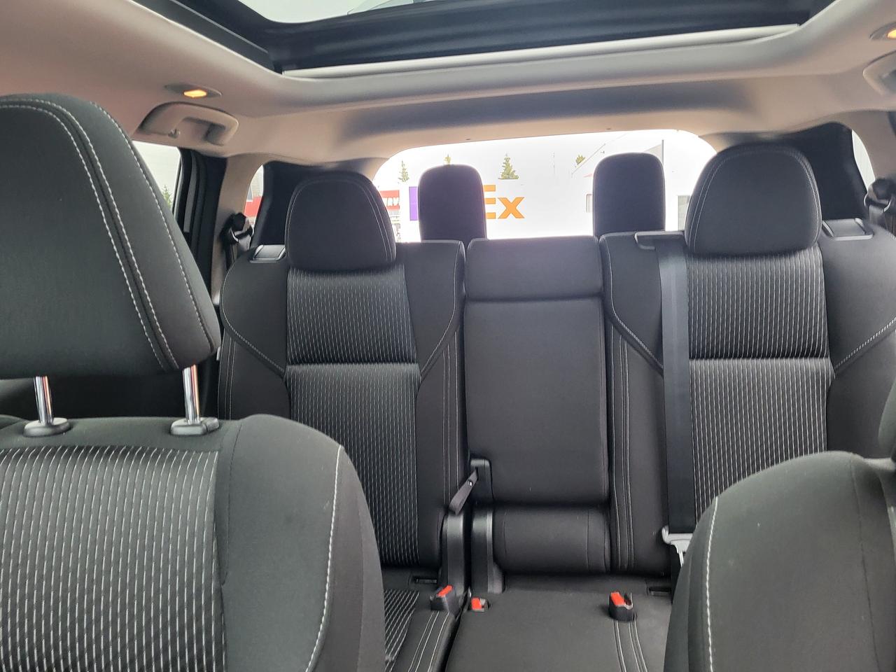 2024 Mitsubishi Outlander SE Photo