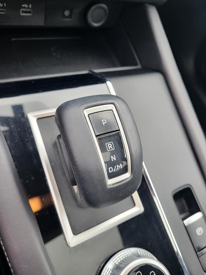 2024 Mitsubishi Outlander SE Photo