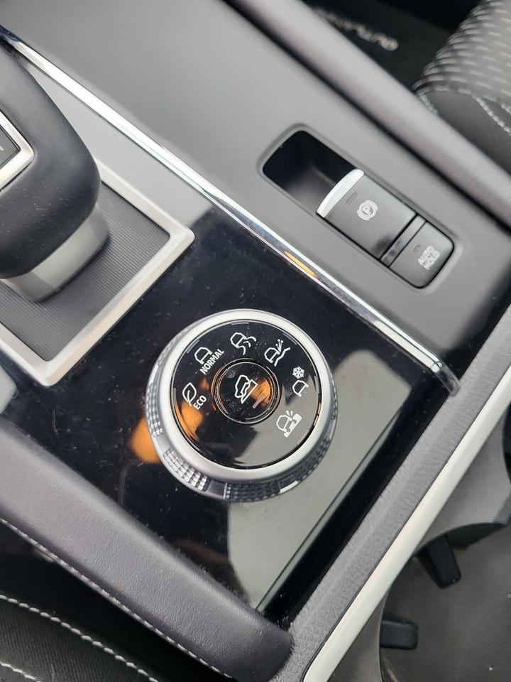 2024 Mitsubishi Outlander SE Photo