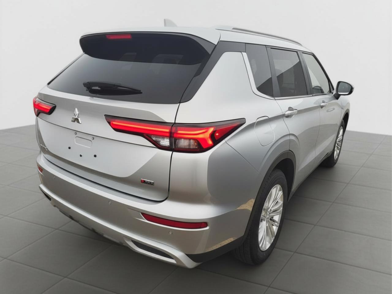 2024 Mitsubishi Outlander SE Photo4
