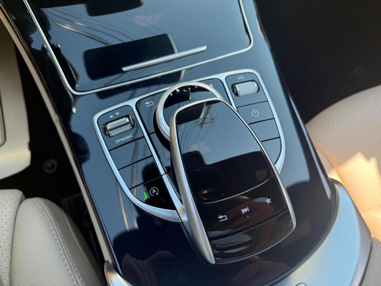 2018 Mercedes-Benz C-Class C 300 4MATIC/ LEATHER/ SUNROOF/ NAVI/ REAR CAM Photo