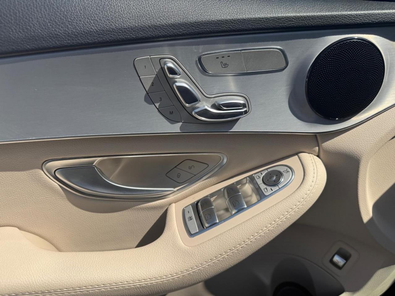 2018 Mercedes-Benz C-Class C 300 4MATIC/ LEATHER/ SUNROOF/ NAVI/ REAR CAM - Photo #19
